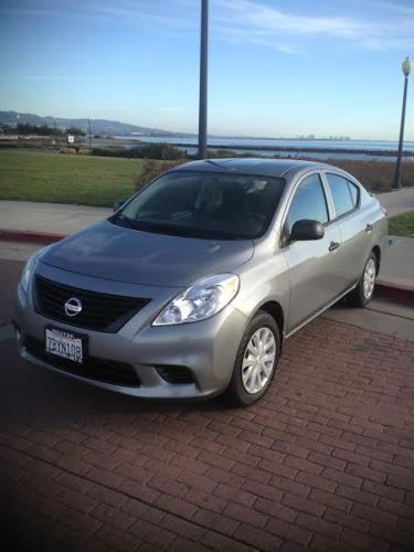 2013 nissan versa sedan, gray, only 1,000 miles