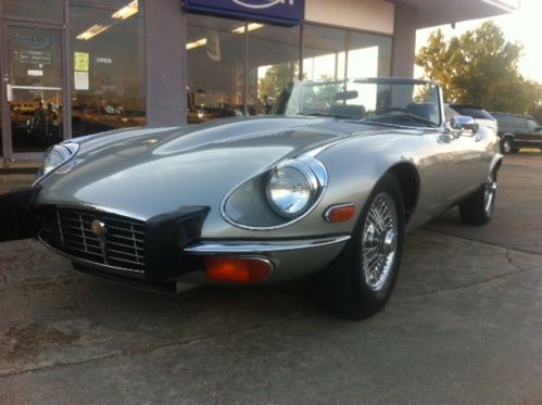 1974 Jaguar E-Type V12 Silver Roadster Convertible, image 9