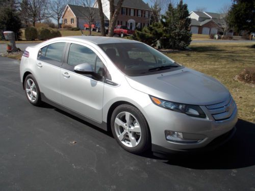 2013 chevrolet volt base hatchback 4-door 1.4l