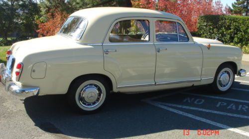 Classic mercedes-benz 1960 ponton 190b 4 doors.