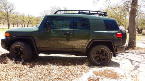 2011 fj cruiser trail teams edition &#034;army green&#034;