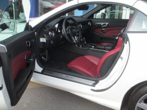 SLK55 AMG?® Convertible 5.5L CD Multimedia Package Convertible HardTop Spoiler, US $63,885.00, image 9