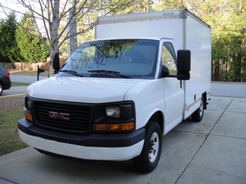 2005 gmc savana 10 foot - 3500 box truck