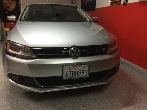 2012 jetta tdi w/premium &amp; nav. 42mpg, auto trans dsg, low millage!clean title!