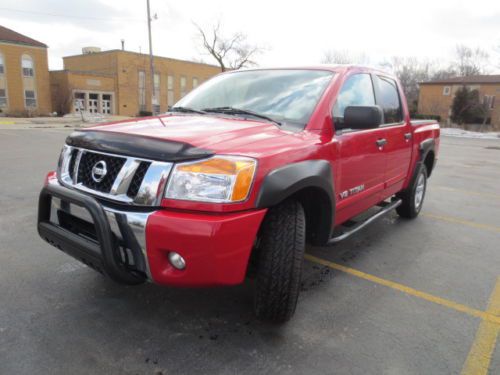 Titan se crew cab 5.6 v8 4x4 low mile low reserve  bluetooth one owner