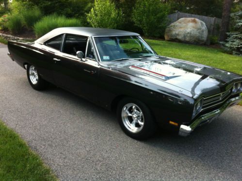 1969 plymouth roadrunner hemi