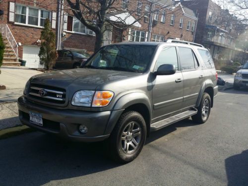 Toyota sequoia 2004