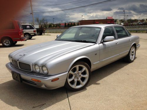 2003 jaguar xjr base sedan 4-door 4.0l