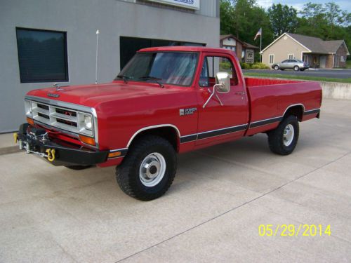 1987 dodge w150 4x4 base standard cab pickup 2-door 3.7l