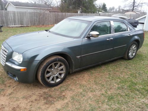 2005 chrysler 300c sedan 4-door 5.7l low mileage hemi