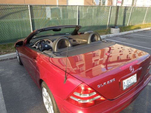 2001 mercedes-benz slk230 kompressor convertible 2-door 2.3l