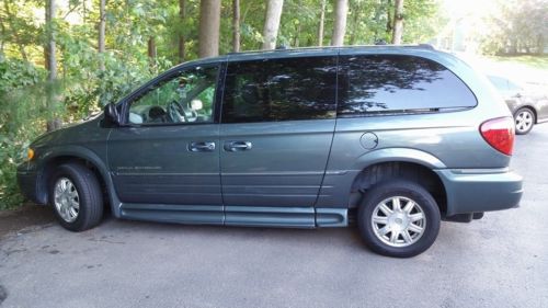 2005 chrysler town &amp; country braun handicap conversion van - 65k miles