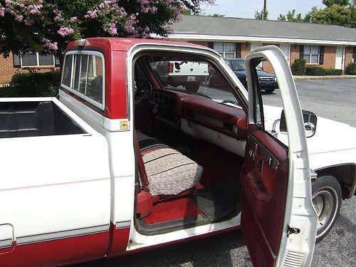 1983 Chevy Silverado PICK UP, image 2