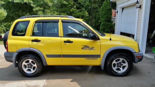 2002 chevy tracker 4x4, top of the line zr2 package, excellent condition