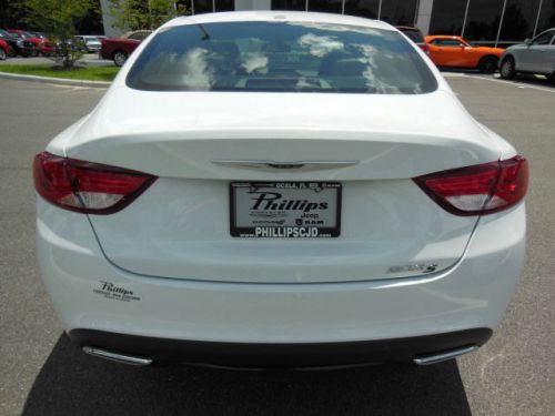 2015 chrysler 200 s