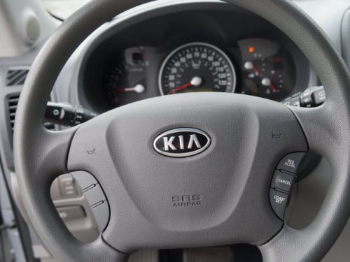 2009 kia sedona lx