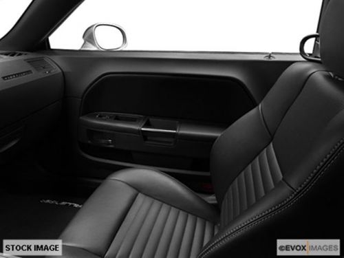 2010 dodge challenger srt8
