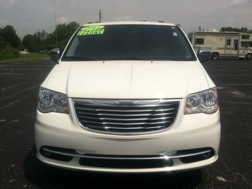 2011 chrysler town & country touring-l