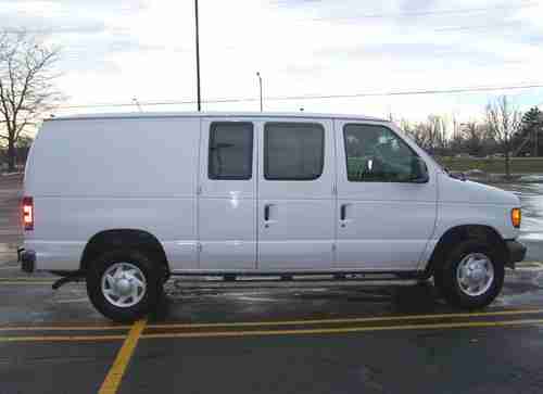 Ford E-250 Cargo Van 2007, image 2