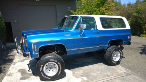 1973 chevy k5 blazer with all new 1 ton running gear