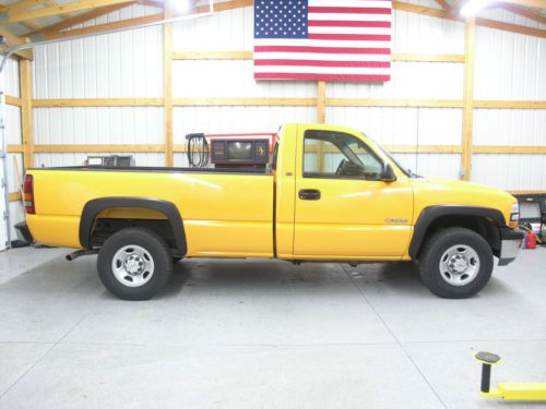 2001 silverado 2500 hd 6.0 ltr engine 48,000 miles. 2nd owner super clean.