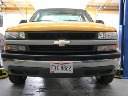 2001 Silverado 2500 HD 6.0 LTR engine 48,000 Miles. 2nd Owner Super clean., image 3