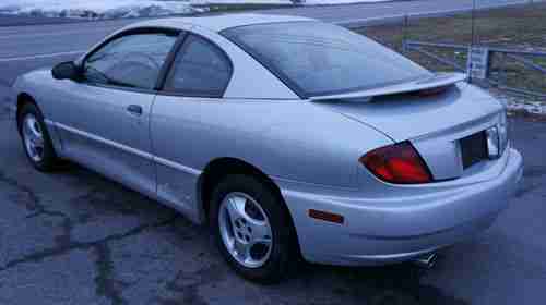 2004 Pontiac Sunfire Coupe Automatic All Original 4,775 miles Elderly Owned RARE, image 2