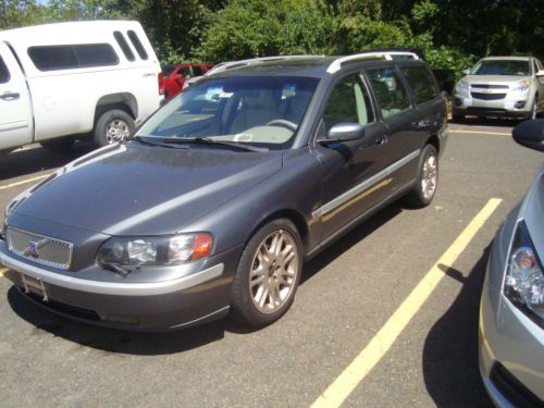 2004 volvo v70 2.5t wagon 4-door 2.5l