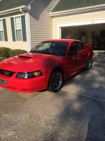 2003 ford mustang gt coupe 2-door 4.6l only 13k miless!!!!!!