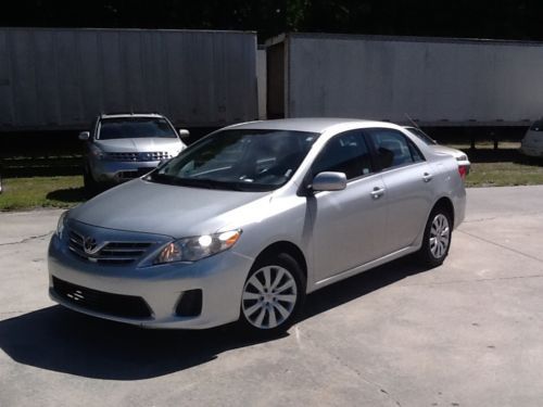 2013 toyota corolla le sedan 4-door 1.8l