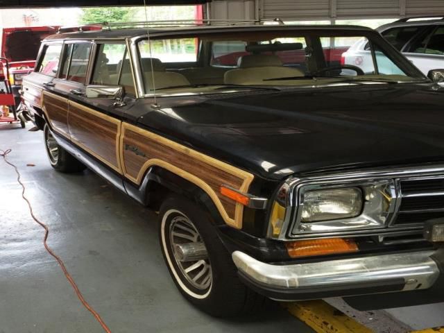 Jeep wagoneer grand wagoneer