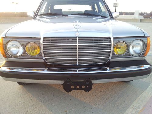 1981 mercedes benz 300d diesel w123 3.0l i5 original paint  celeberty owned!!wow