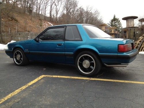 1993 ford mustang lx sedan 2-door 5.0l