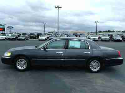 One Owner Signature Series Plush Leather Great Tires Runs Great CD Changer, image 9