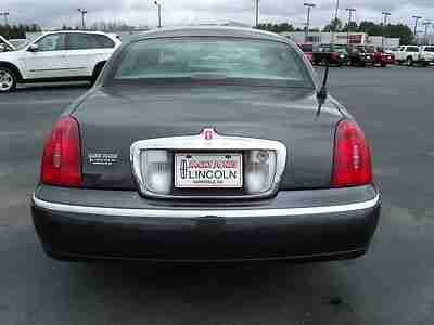 One Owner Signature Series Plush Leather Great Tires Runs Great CD Changer, image 10