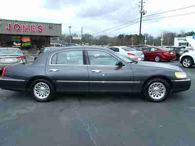One Owner Signature Series Plush Leather Great Tires Runs Great CD Changer, image 12