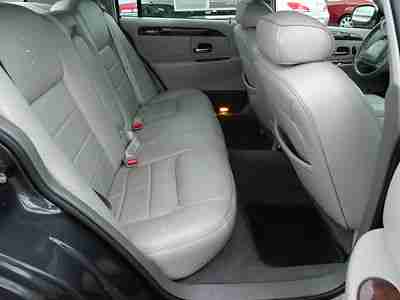 One Owner Signature Series Plush Leather Great Tires Runs Great CD Changer, image 14