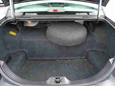 One Owner Signature Series Plush Leather Great Tires Runs Great CD Changer, image 15