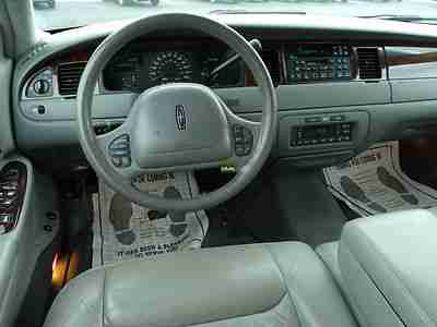One Owner Signature Series Plush Leather Great Tires Runs Great CD Changer, image 20