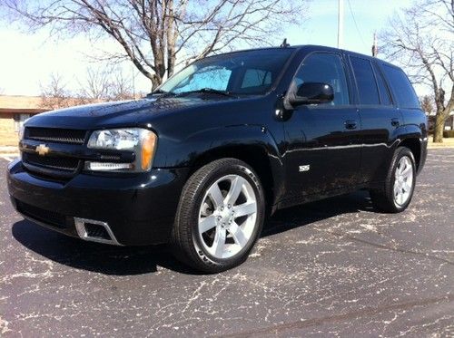 2006 chevy trailblazer ss awd, pristine condition 67,100 miles