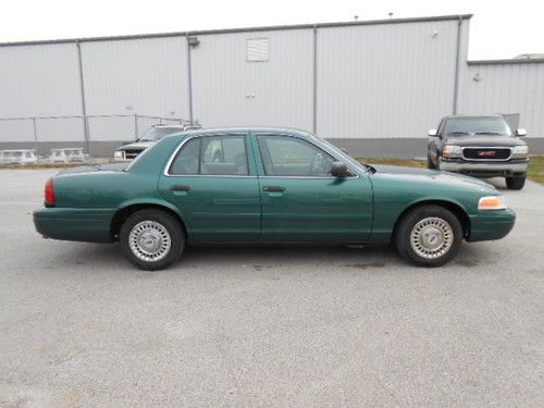 2001 ford crown victoria police interceptor sedan 4-door 4.6l