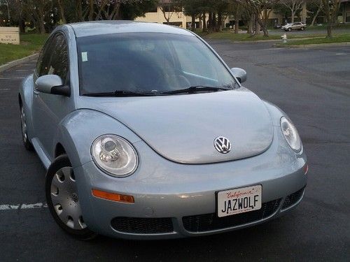 2010 volkswagen beetle base hatchback 2-door 2.5l