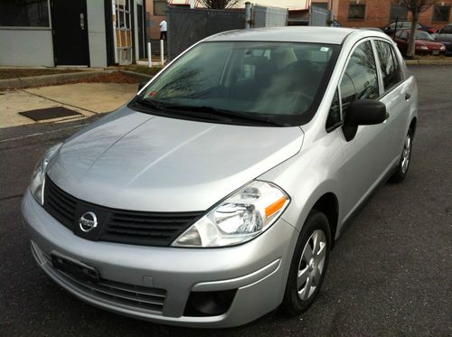 2009 nissan versa 1.6 base sedan 4-door 1.6l , only*24k miles*