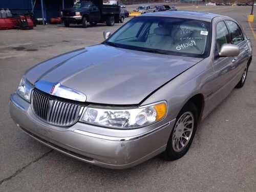 02 lincoln town car