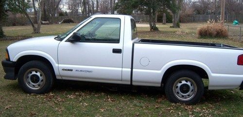 Chevrolet  s-10   electric  pickup  --  s-10  ev