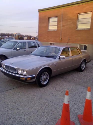 No reserve ! !  1988 jaguar xj6, vanden plas, 65,352 original miles.