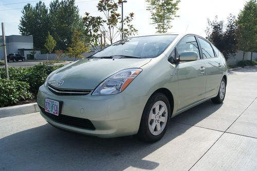 2007 toyota prius. hybrid. excellent shape. only 51,500 miles! clean, maintained