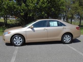 2010 toyota camry le auto