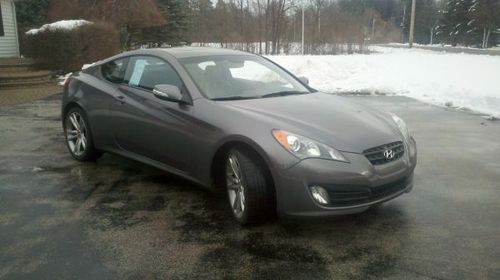 2010 hyundai genesis coupe 3.8 track 6 speed