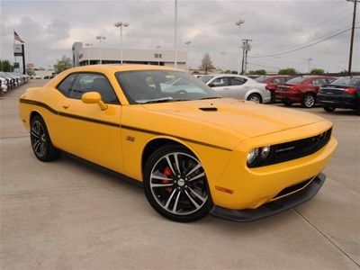 Srt8 yellow jacket nav hk sunroof auto new never sold